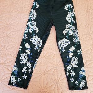 Yoga pant capris- medium
